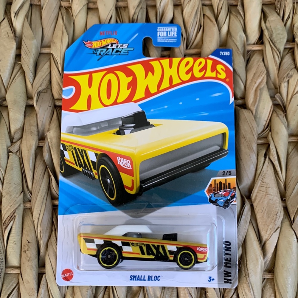 Hot Wheels Small Bloc Taxi Cab Netflix Lets Race  Car Hotwheels  2025 New